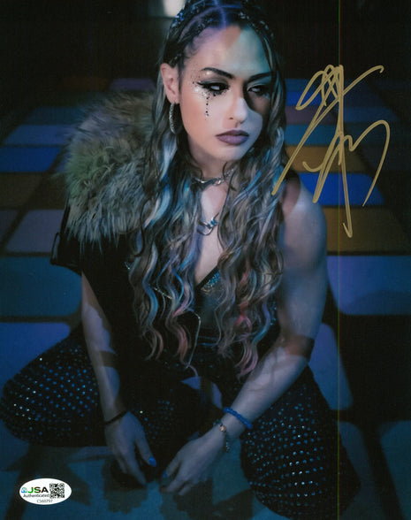 Giulia signed 8x10 Photo (w/ JSA)