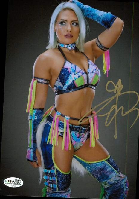 Giulia signed 8x10 Photo (w/ JSA)