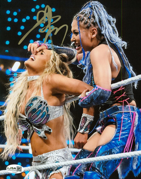Giulia signed 8x10 Photo (w/ JSA)
