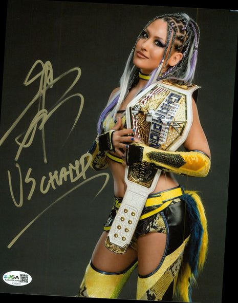Giulia signed 8x10 Photo (w/ JSA)