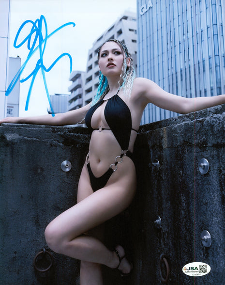 Giulia signed 8x10 Photo (w/ JSA)