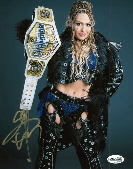 Giulia signed 8x10 Photo (w/ JSA)