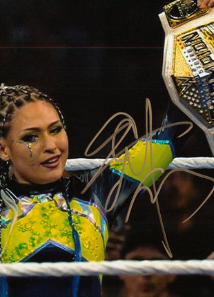 Giulia signed 8x10 Photo (w/ JSA)
