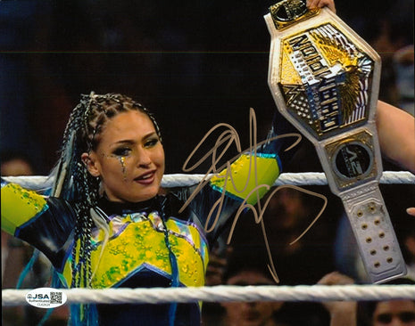 Giulia signed 8x10 Photo (w/ JSA)