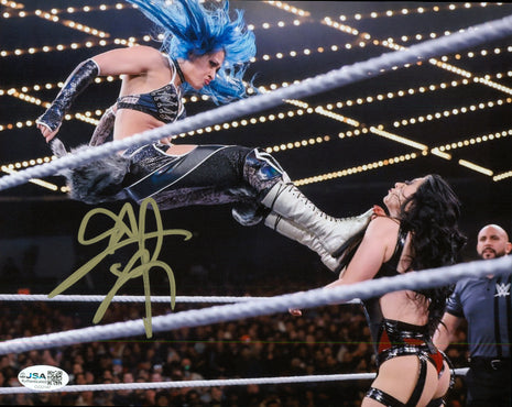 Giulia signed 8x10 Photo (w/ JSA)