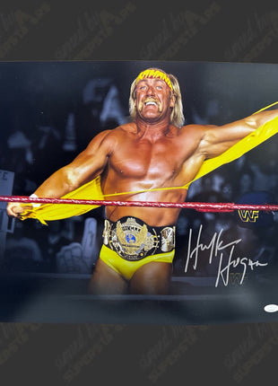 Hulk Hogan signed 16x20 Photo (w/ JSA)