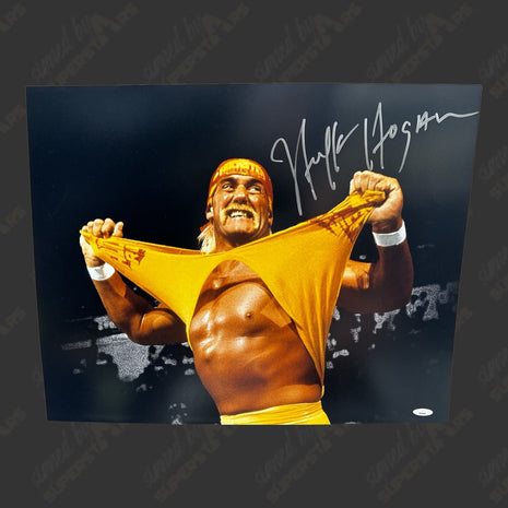 Hulk Hogan signed 16x20 Photo (w/ JSA)