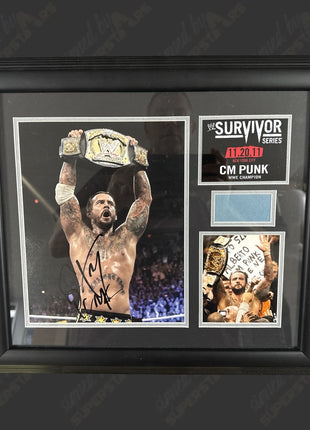 Placa enmarcada de Survivor Series firmada por CM Punk