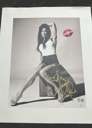 Madison Rayne signed & kissed 16x20 Canvas (w/ Beckett)