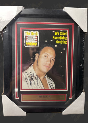 Placa enmarcada firmada por The Rock