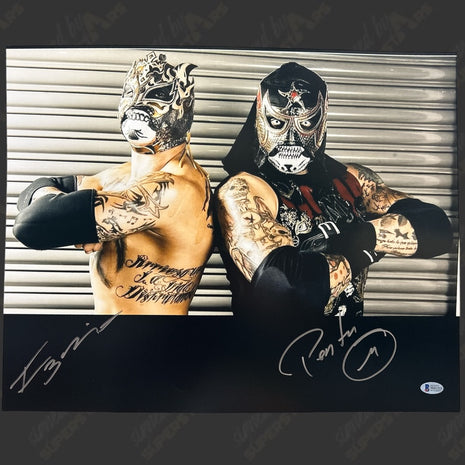 Fenix & Pentagon dual signed 16x20 Photo (w/ Beckett)