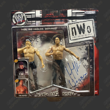 Hulk Hogan signed WWE nWo Icon vs. Icon Action Figure 2-pack