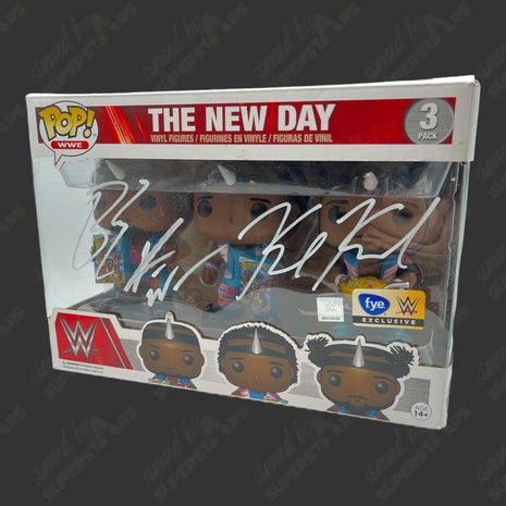 Figura Funko POP de WWE firmada tres veces por The New Day (paquete de 3 exclusivo para FYE)