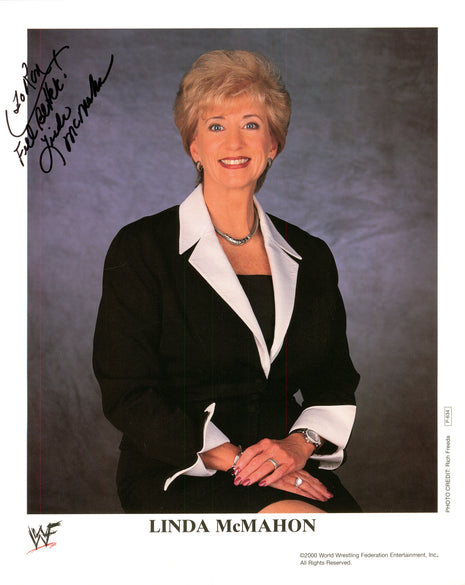 Linda McMahon signed 8x10 Photo