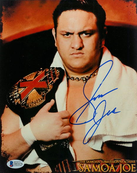 Samoa Joe signed 8x10 Photo (w/ Beckett)