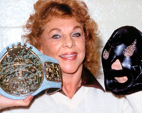 Fabulous Moolah signed 8x10 Photo (w/ Beckett)