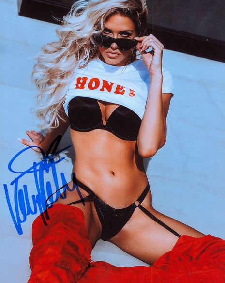 Kelly Kelly signed 8x10 Photo