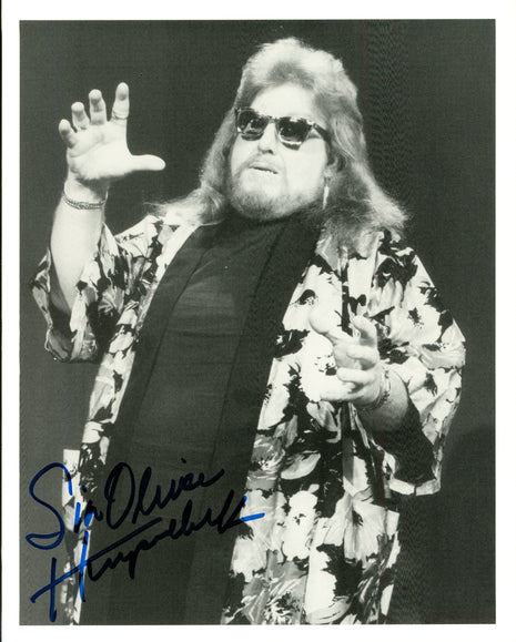 Sir Oliver Humperdink signed 8x10 Photo