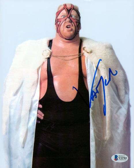 Vader signed 8x10 Photo (w/ Beckett)