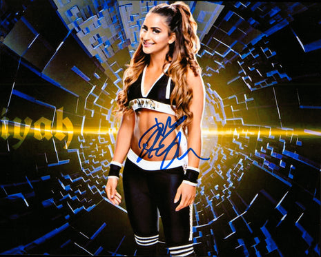 Aliyah signed 8x10 Photo