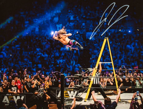 Photo 8x10 signée par Joey Janela