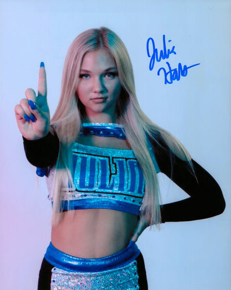 Julia Hart a signé une photo 8x10