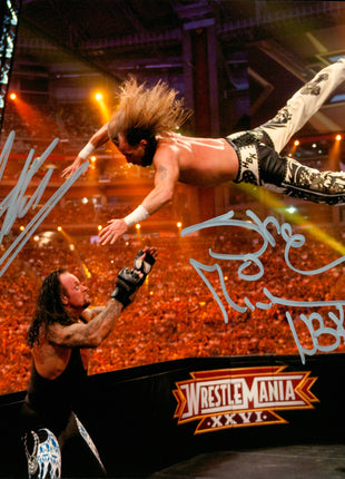 Shawn Michaels & Undertaker dual signed 8x10 Photo (w/ JSA)