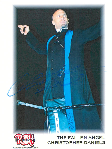 Photo 8x10 signée par Christopher Daniels