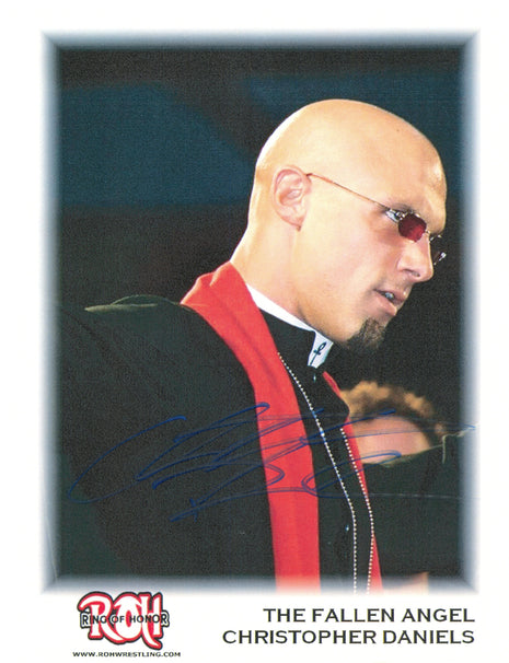 Photo 8x10 signée par Christopher Daniels