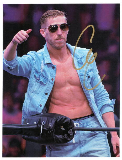 Photo 8x10 signée par Orange Cassidy