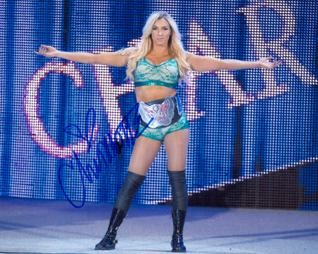 Photo 8x10 signée par Charlotte Flair