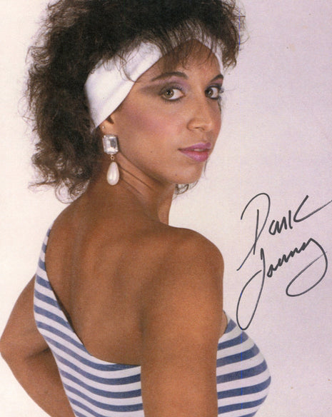 Photo 8x10 signée Dark Journey