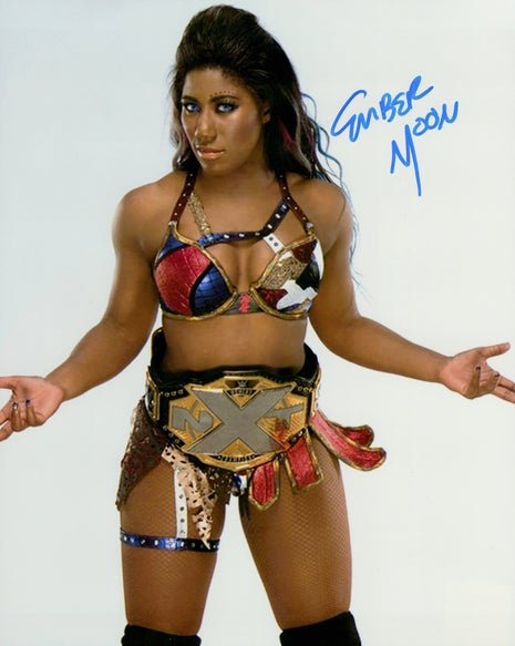 Photo 8x10 signée Ember Moon