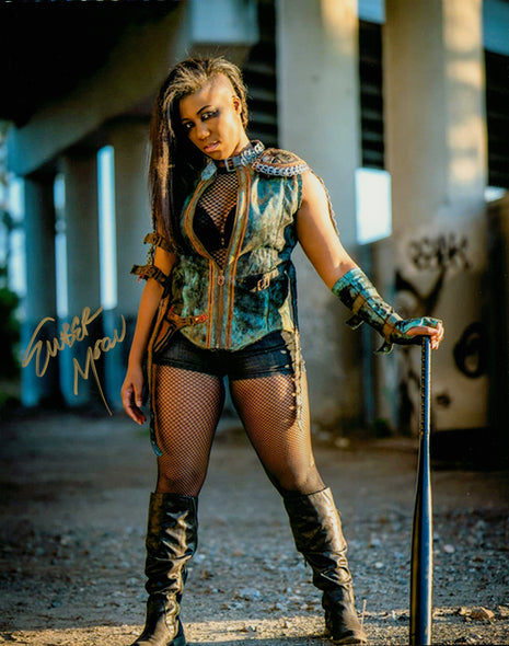 Photo 8x10 signée Ember Moon
