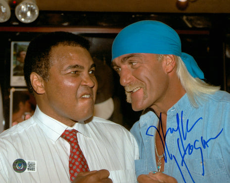Hulk Hogan signed 8x10 Photo (w/ Beckett)