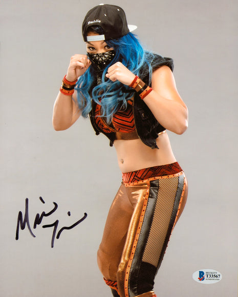 Mia Yim signed 8x10 Photo (w/ Beckett)