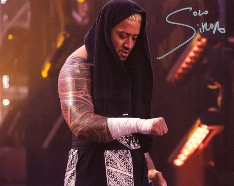 Foto firmada de 8x10 por Solo Sikoa