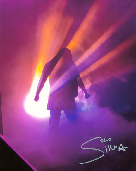 Photo 8x10 signée par Solo Sikoa