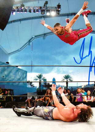 Isiah Kassidy firmó foto 8x10