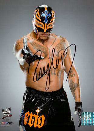 Rey Mysterio signed 8x10 Photo