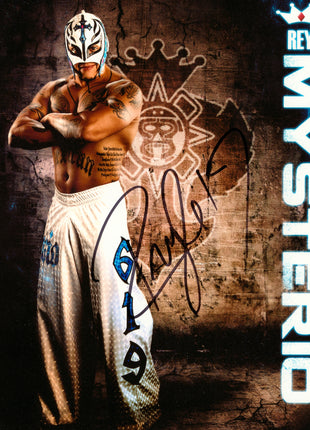 Rey Mysterio signed 8x10 Photo